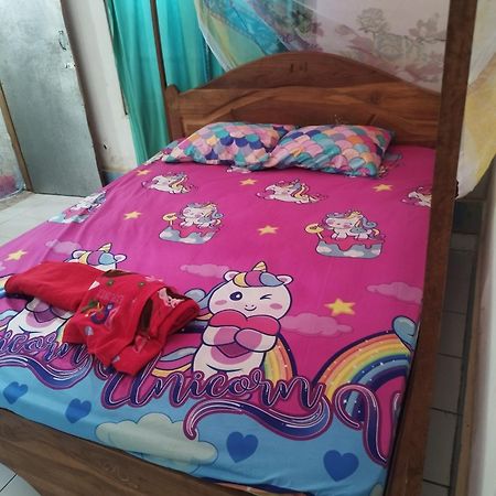 Agus Family Homestay Labuan Bajo Bagian luar foto
