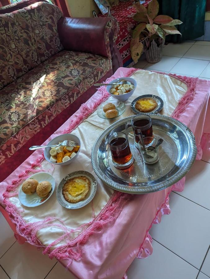 Agus Family Homestay Labuan Bajo Bagian luar foto