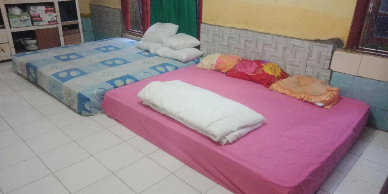 Agus Family Homestay Labuan Bajo Bagian luar foto