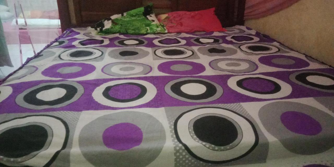 Agus Family Homestay Labuan Bajo Bagian luar foto