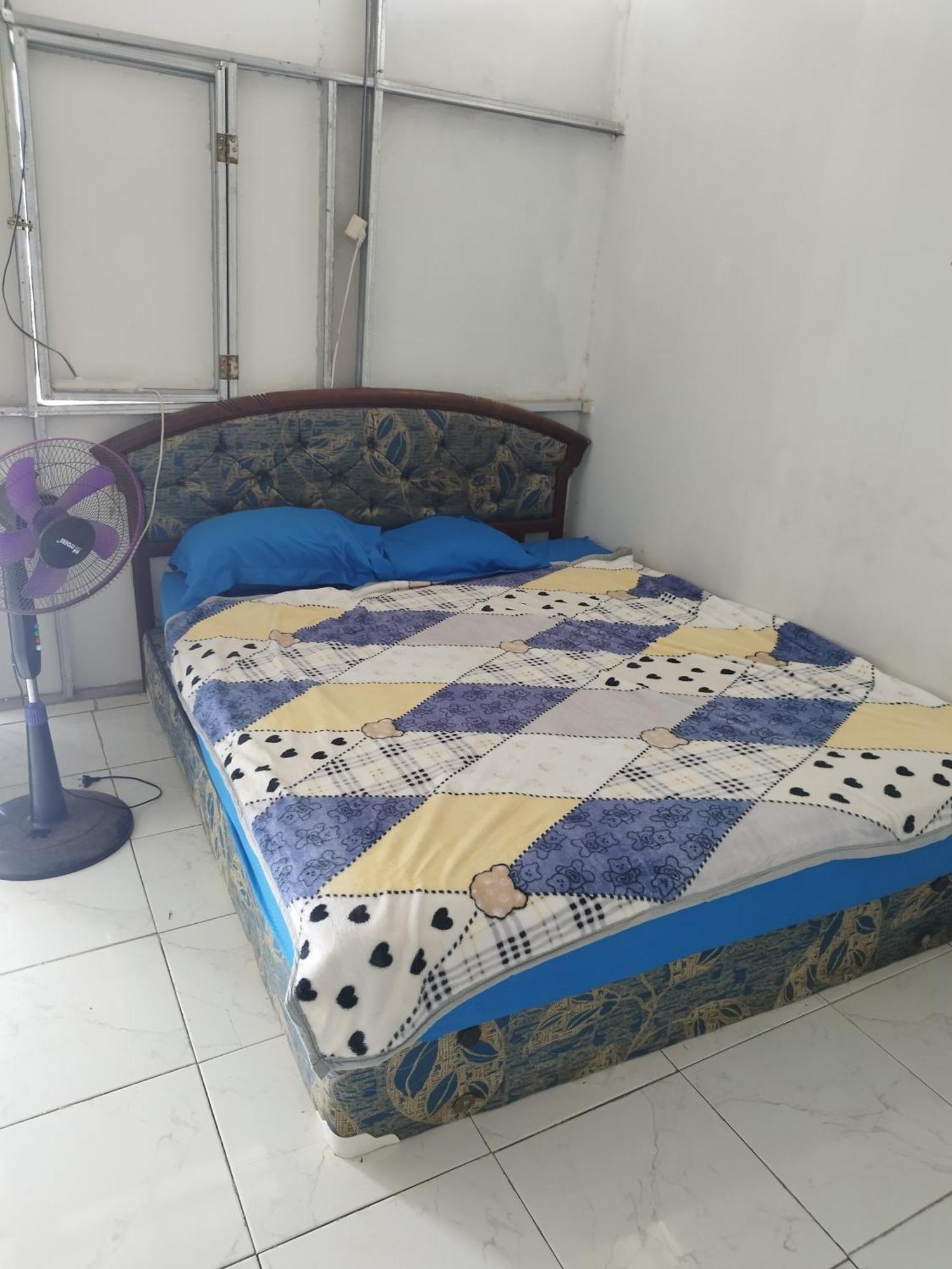 Agus Family Homestay Labuan Bajo Bagian luar foto